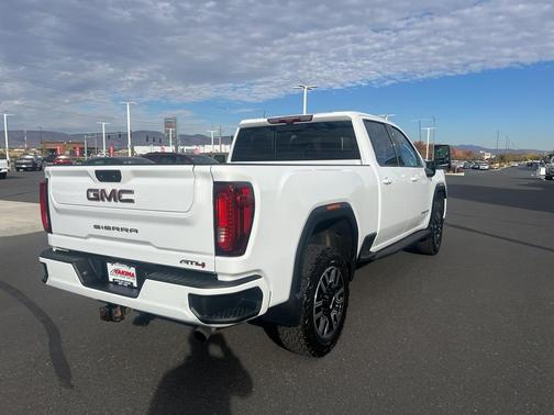 2021 GMC Sierra 2500 AT4