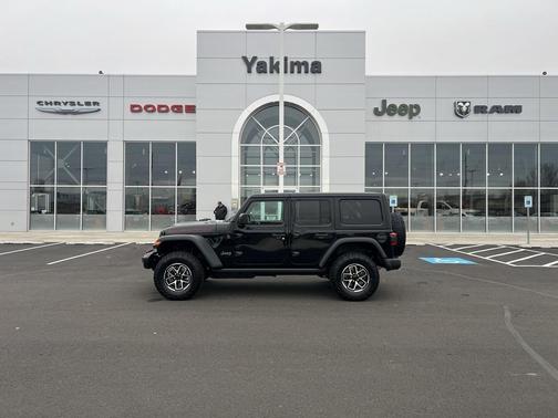 Black Clearcoat 2026 Jeep Wrangler Rubicon