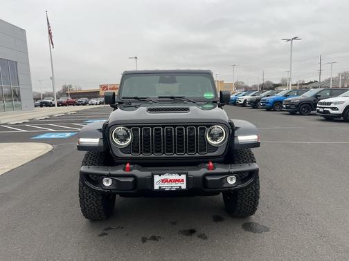 Black Clearcoat 2026 Jeep Wrangler Rubicon
