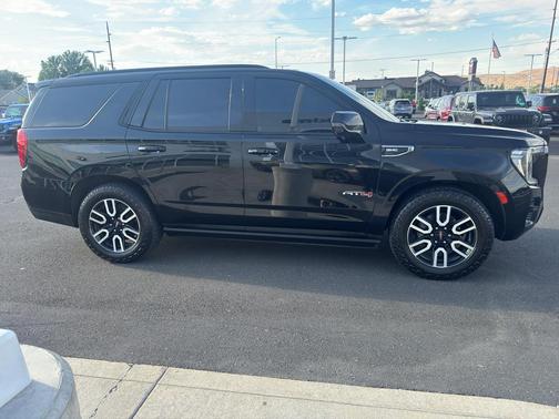 Onyx Black 2021 GMC Yukon AT4