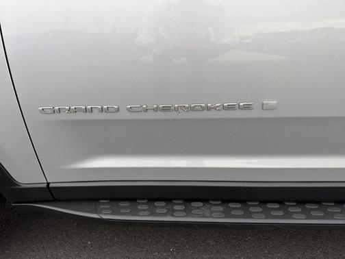 Silver Zynith 2025 Jeep Grand Cherokee L Laredo