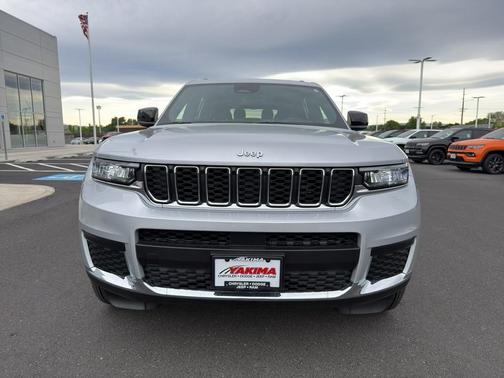 Silver Zynith 2025 Jeep Grand Cherokee L Laredo