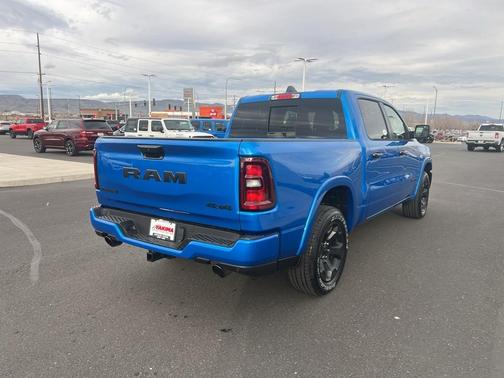 Hydro Blue Pearlcoat 2026 RAM 1500 Big Horn