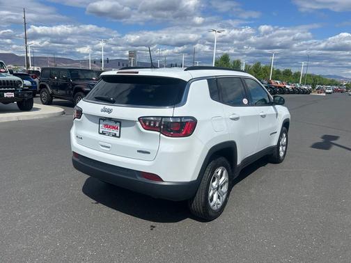 2025 Jeep Compass Latitude