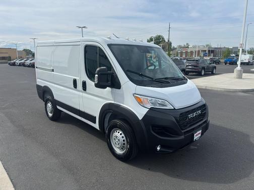 Bright White Clearcoat 2026 RAM ProMaster 1500 Low Roof
