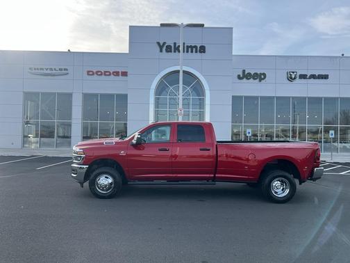 Molten Red Pearlcoat 2026 RAM 3500 Tradesman