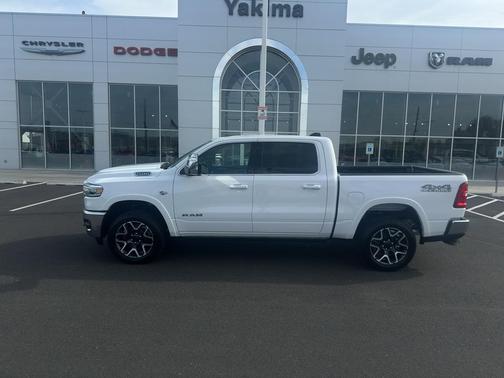 Bright White Clearcoat 2026 RAM 1500 Laramie