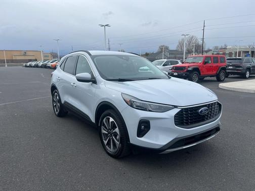 2025 Ford Escape Platinum