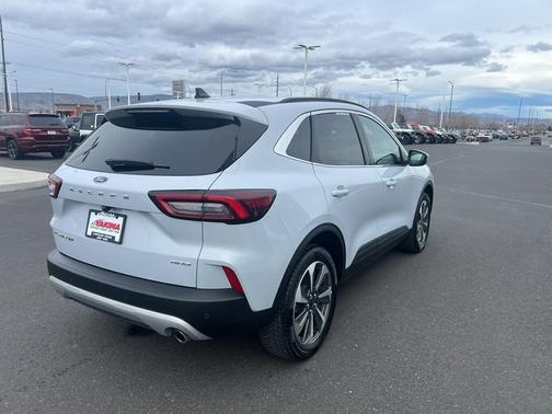 2025 Ford Escape Platinum