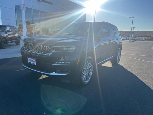2022 Jeep Grand Cherokee Summit
