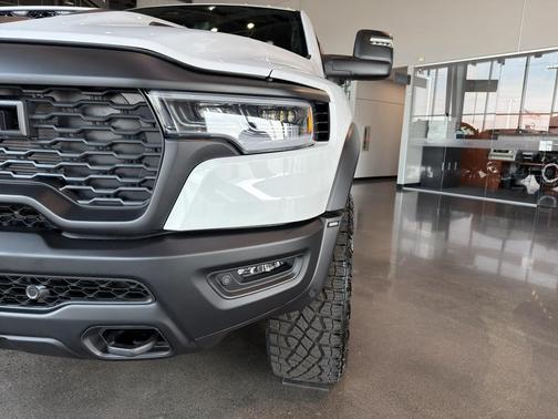 Bright White Clearcoat 2026 RAM 1500 RHO
