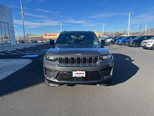 2026 Jeep Grand Cherokee Laredo X