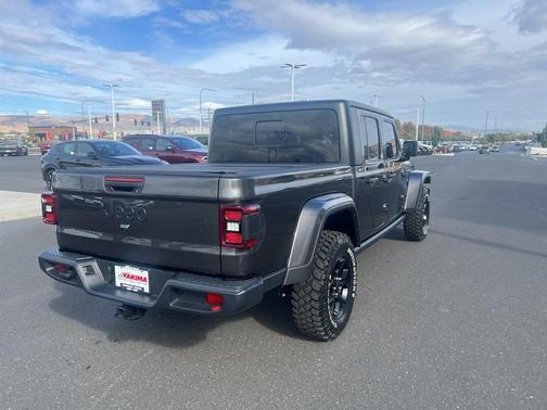 2024 Jeep Gladiator Sport