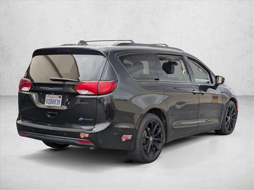 2018 Chrysler Pacifica Hybrid Limited