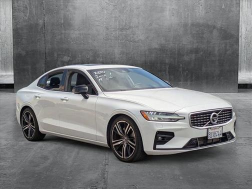 2019 Volvo S60 T6 R-Design