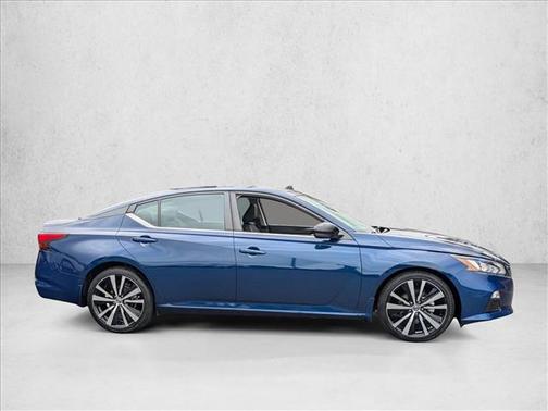 2021 Nissan Altima SR FWD