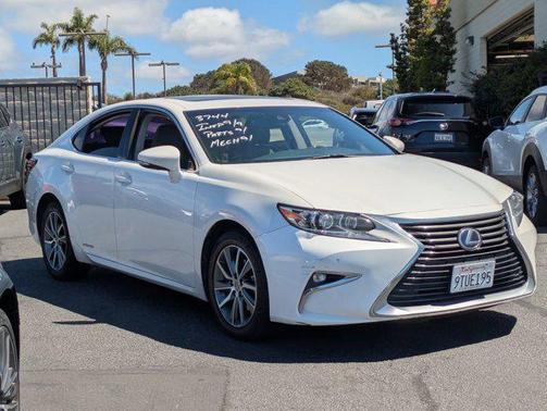 2018 Lexus ES 300h Base