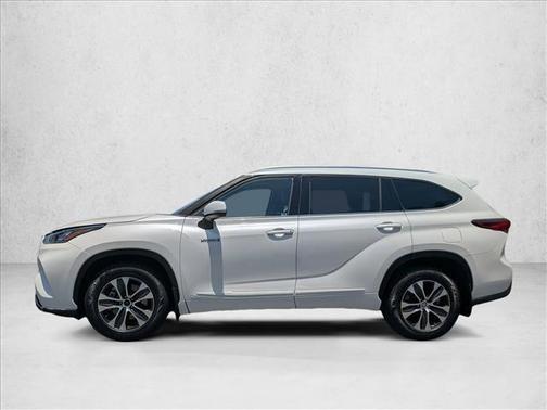 Blizzard Pearl 2020 Toyota Highlander Hybrid XLE