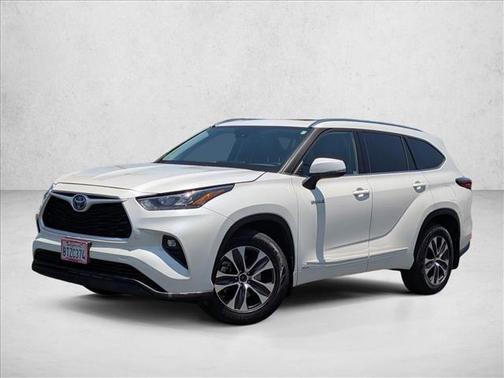 Blizzard Pearl 2020 Toyota Highlander Hybrid XLE