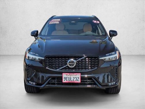 2023 Volvo XC60 B5 Ultimate Dark Theme