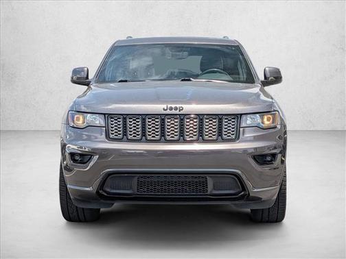 Granite Crystal Metallic Clearcoat 2019 Jeep Grand Cherokee Altitude