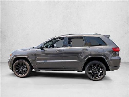 Granite Crystal Metallic Clearcoat 2019 Jeep Grand Cherokee Altitude