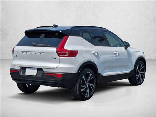 2021 Volvo XC40 T5 R-Design