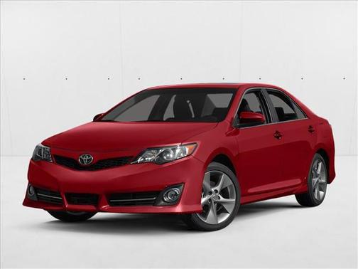 White 2014 Toyota Camry SE Sport