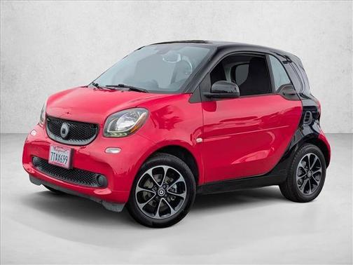 Stoplight Red 2016 smart ForTwo passion