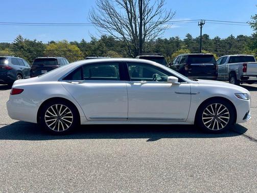 White Platinum 2017 Lincoln Continental Select