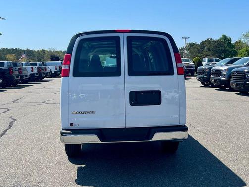 Summit White 2026 Chevrolet Express 2500 Work Van