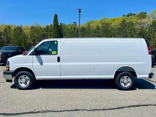 Summit White 2026 Chevrolet Express 2500 Work Van