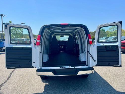 Summit White 2026 Chevrolet Express 2500 Work Van