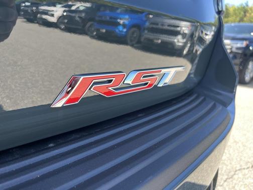 2025 Chevrolet Suburban RST