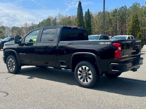Black 2026 Chevrolet Silverado 2500 Custom