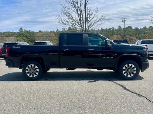 Black 2026 Chevrolet Silverado 2500 Custom