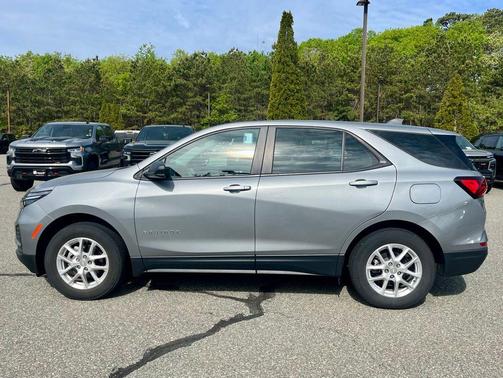 Sterling Gray Metallic 2023 Chevrolet Equinox LS