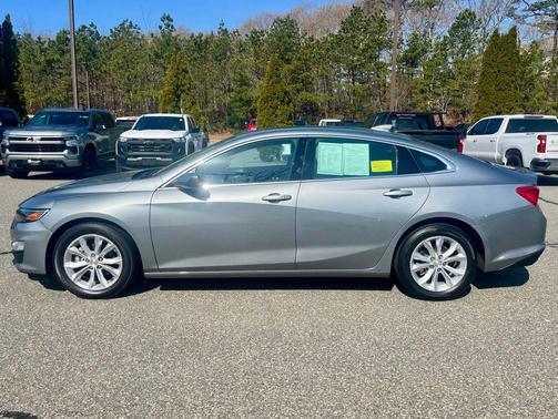 Sterling Gray Metallic 2024 Chevrolet Malibu FWD 1LT