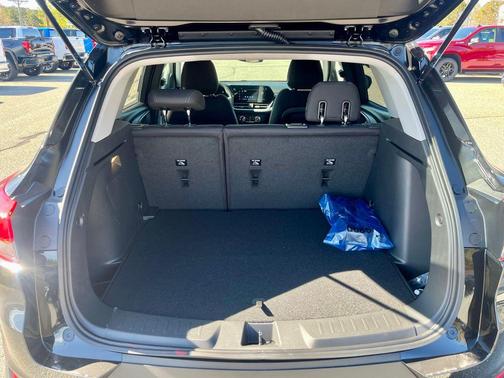Mosaic Black Metallic 2026 Chevrolet Trailblazer LS