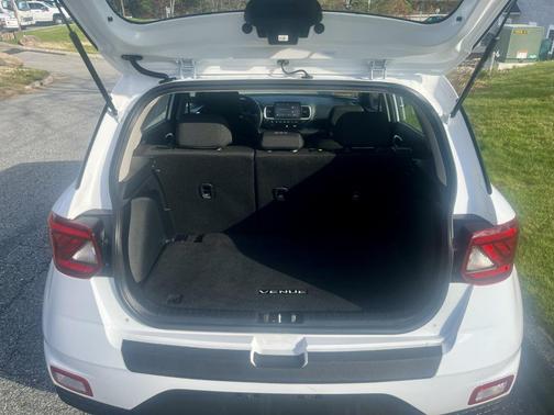 2023 Hyundai VENUE SE