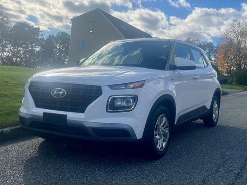 2023 Hyundai VENUE SE