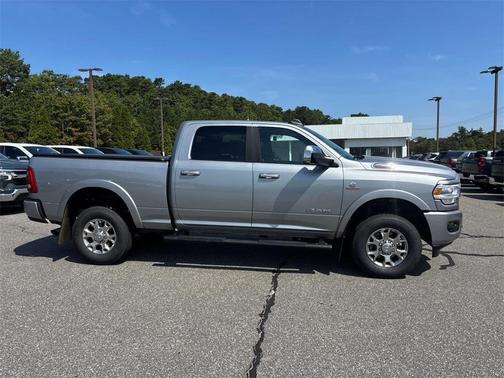2022 RAM 2500 Laramie Crew Cab 4x4 6'4' Box