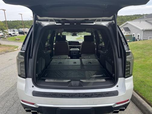 2025 Chevrolet Tahoe 4WD High Country