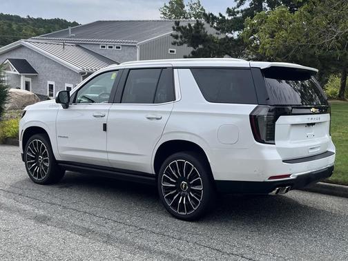 2025 Chevrolet Tahoe 4WD High Country