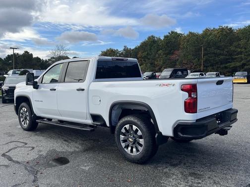2026 Chevrolet Silverado 2500 Custom