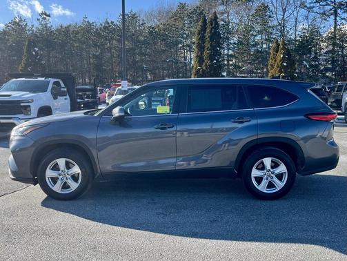 2023 Toyota Highlander LE