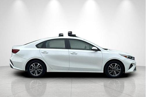 Snow White Pearl 2024 Kia Forte LXS