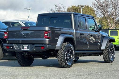 2026 Jeep Gladiator Sport
