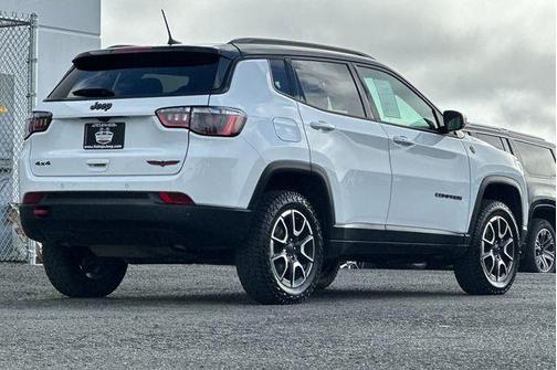 2024 Jeep Compass Trailhawk