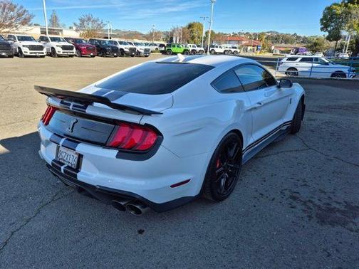 2021 Ford Shelby GT500 Base